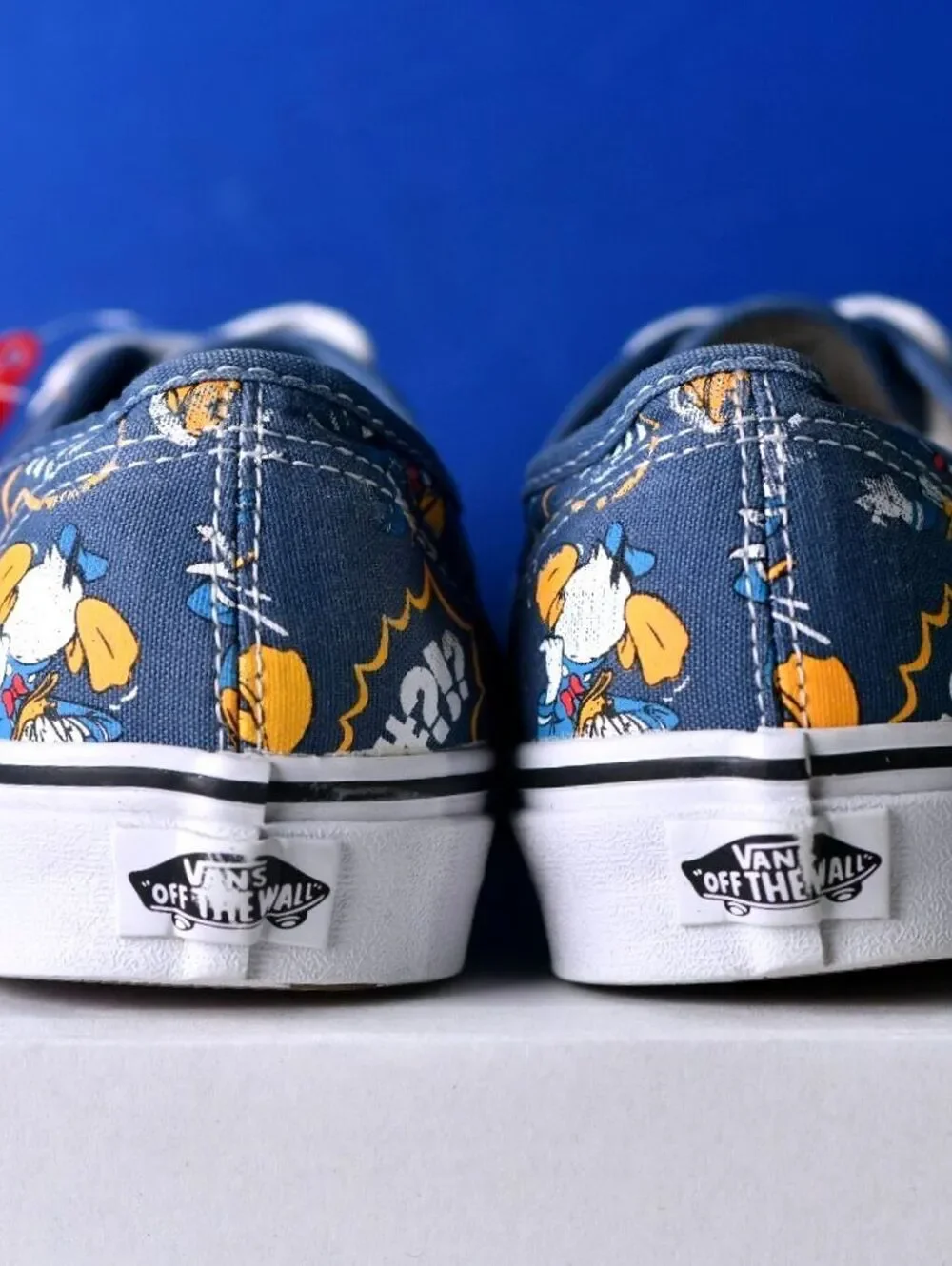 Pre-Owned! Size: 8 Men/9.5 Women | Vans Donald Duck